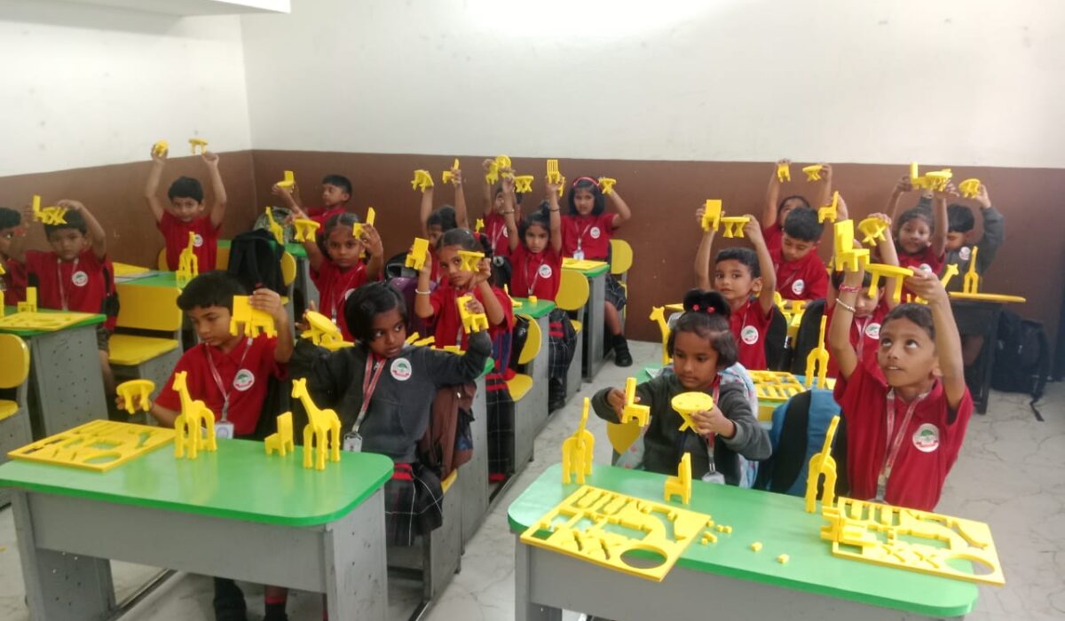 LIVING AND NON LIVING THINGS